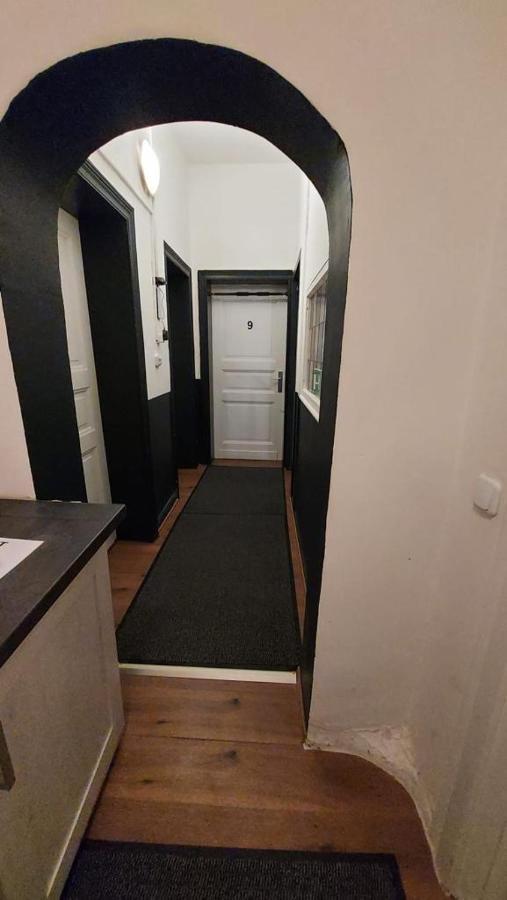 Adam'S Hostel - Self Check-In & Only Private Rooms Dusseldorf Bagian luar foto