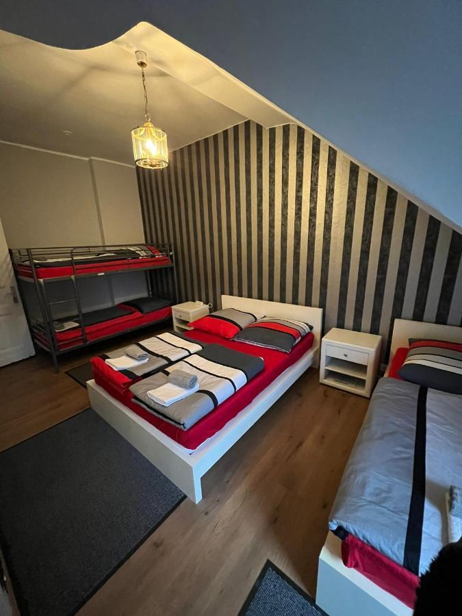 Adam'S Hostel - Self Check-In & Only Private Rooms Dusseldorf Bagian luar foto