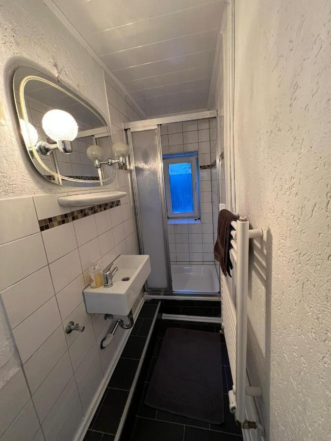 Adam'S Hostel - Self Check-In & Only Private Rooms Dusseldorf Bagian luar foto