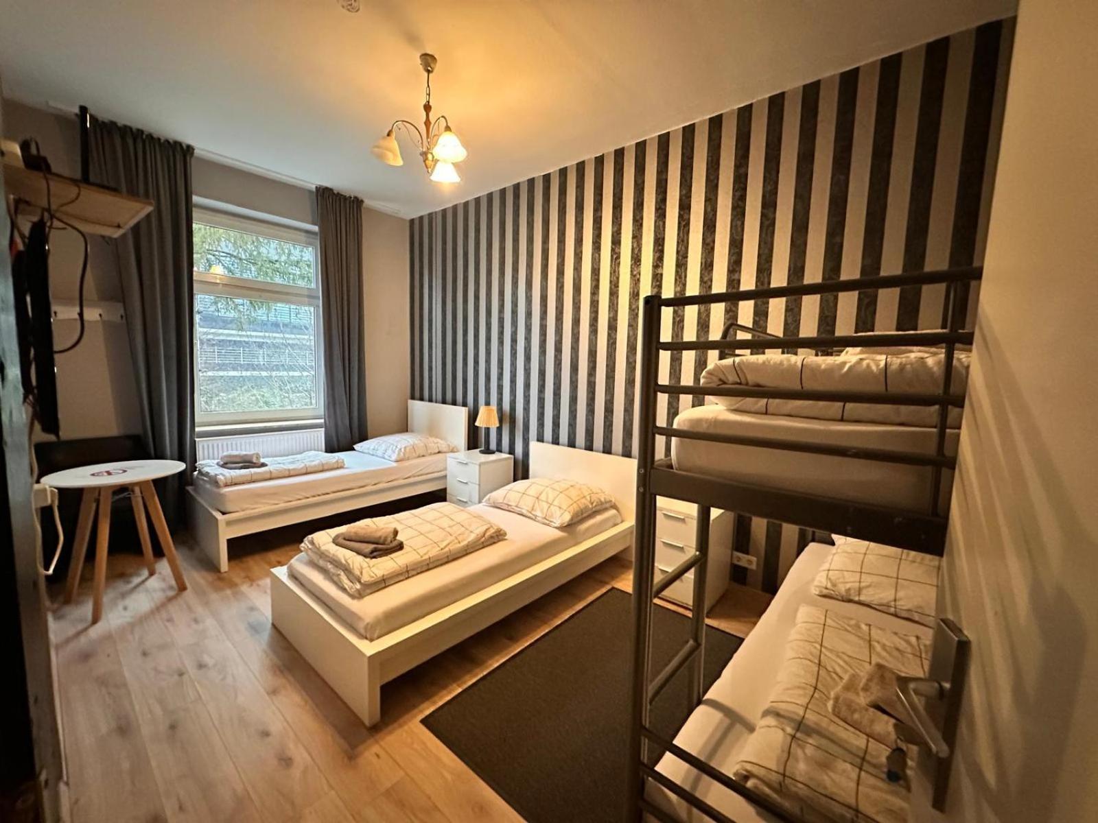 Adam'S Hostel - Self Check-In & Only Private Rooms Dusseldorf Bagian luar foto